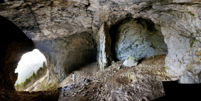 La grotte de la Rousse 01petit.jpg