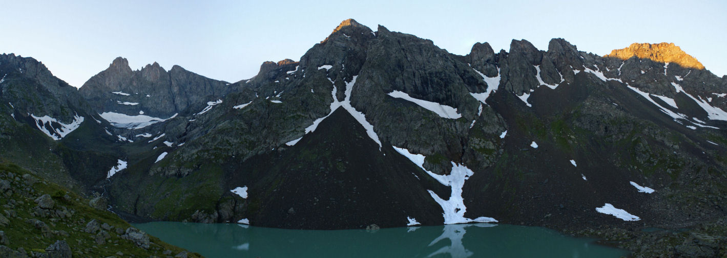Lac Blanc et les arêtes au fond 01petit.jpg