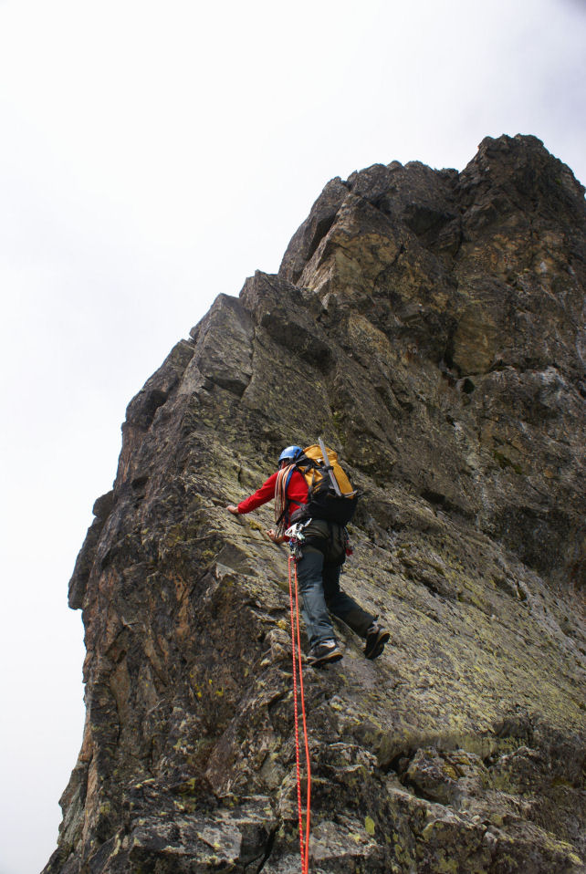 Le passage sur l'arête avant la vire d'Allemont 17petit.jpg