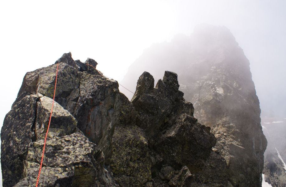 Une belle arête aérienne avant le Pic Central 18petit.jpg