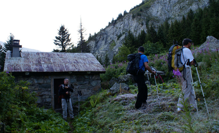 La cabane de Come Oursière 01petit.jpg