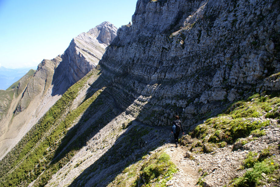 Retour par la cravatte vers le col du rasoir 16petit.jpg
