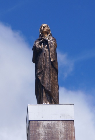 Sous le regard de la Vierge 30petit.jpg