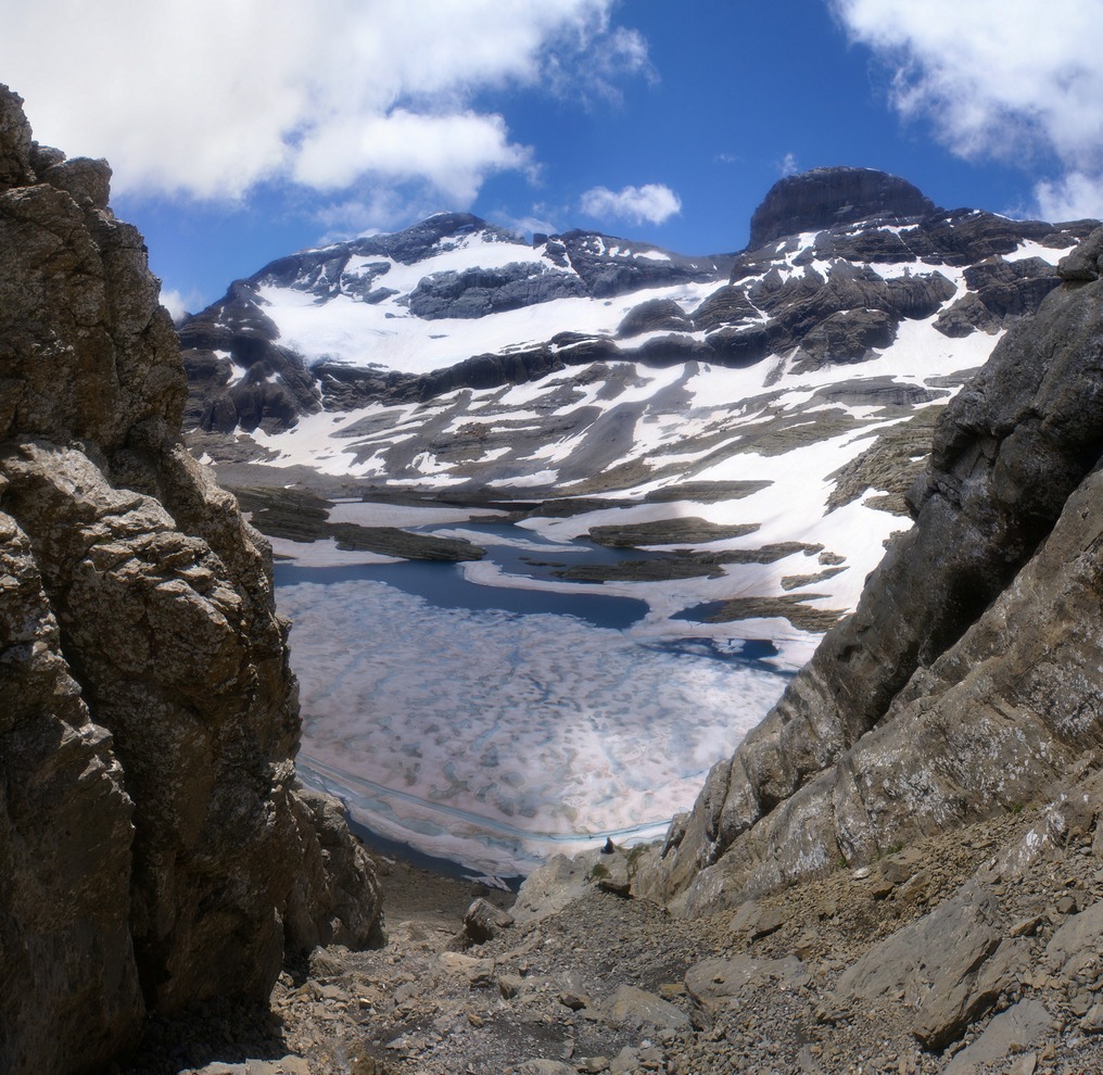 Le lac glacé, le Mont Perdu et le Cylindre B09petit.jpg