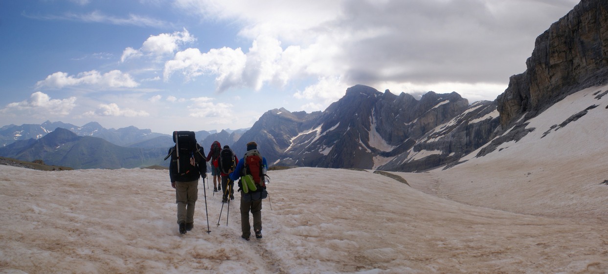 Descente vers les Sarradets E16petit.jpg