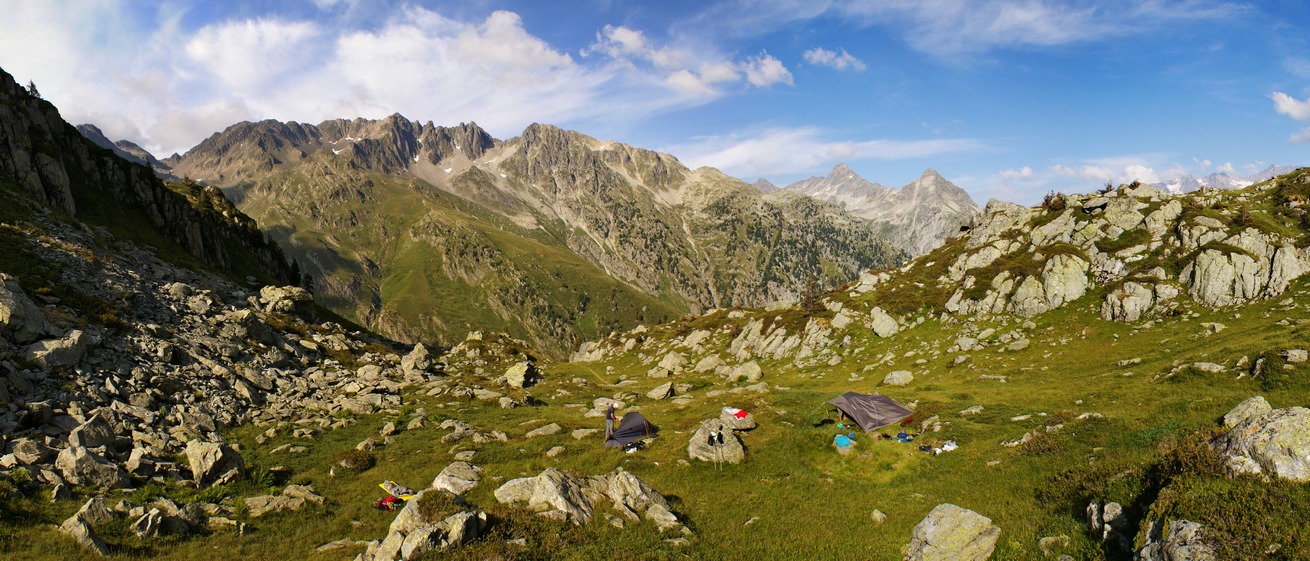 Bivouac au-dessus du lac de la Coche 05petit.jpg