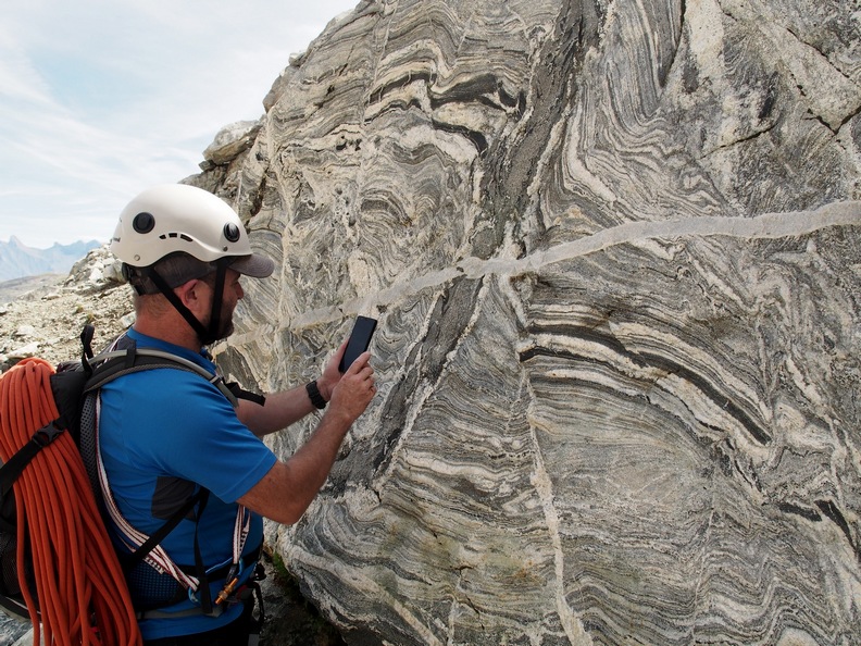 Au moins les rochers sont jolis 16petit.jpg