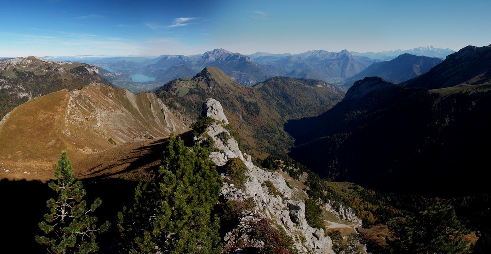 Départ de l'arête : le panorama s'ouvre 04petit.jpg