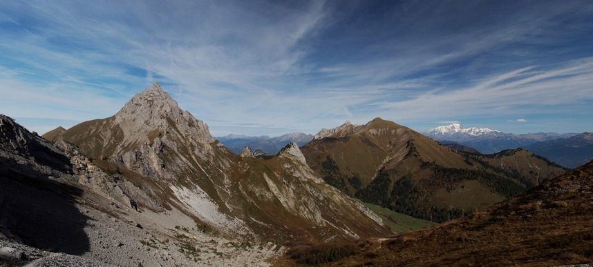 Depuis Banc Ferrand, la Pointe de L'Arcalod et le Mont-Blanc 15petit.jpg