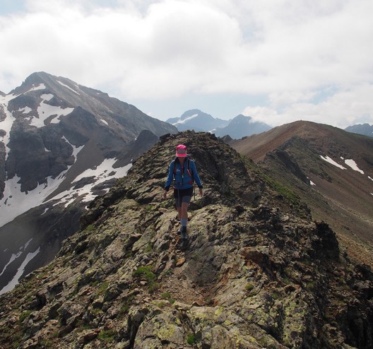 Vers le cairn marquant la descente vers le lac 17petit.jpg