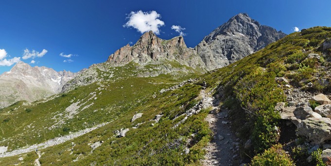 Montée sous le Sirac 02petit.jpg