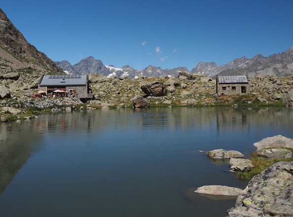 Le lac et le refuge de Vallonpierre 17petit.jpg