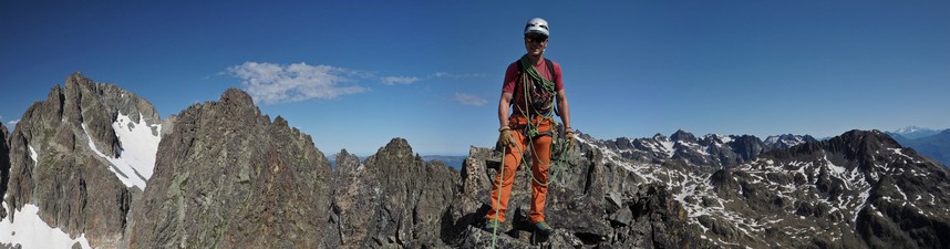 Au sommet de l'aiguille Capdepon 05petit.jpg